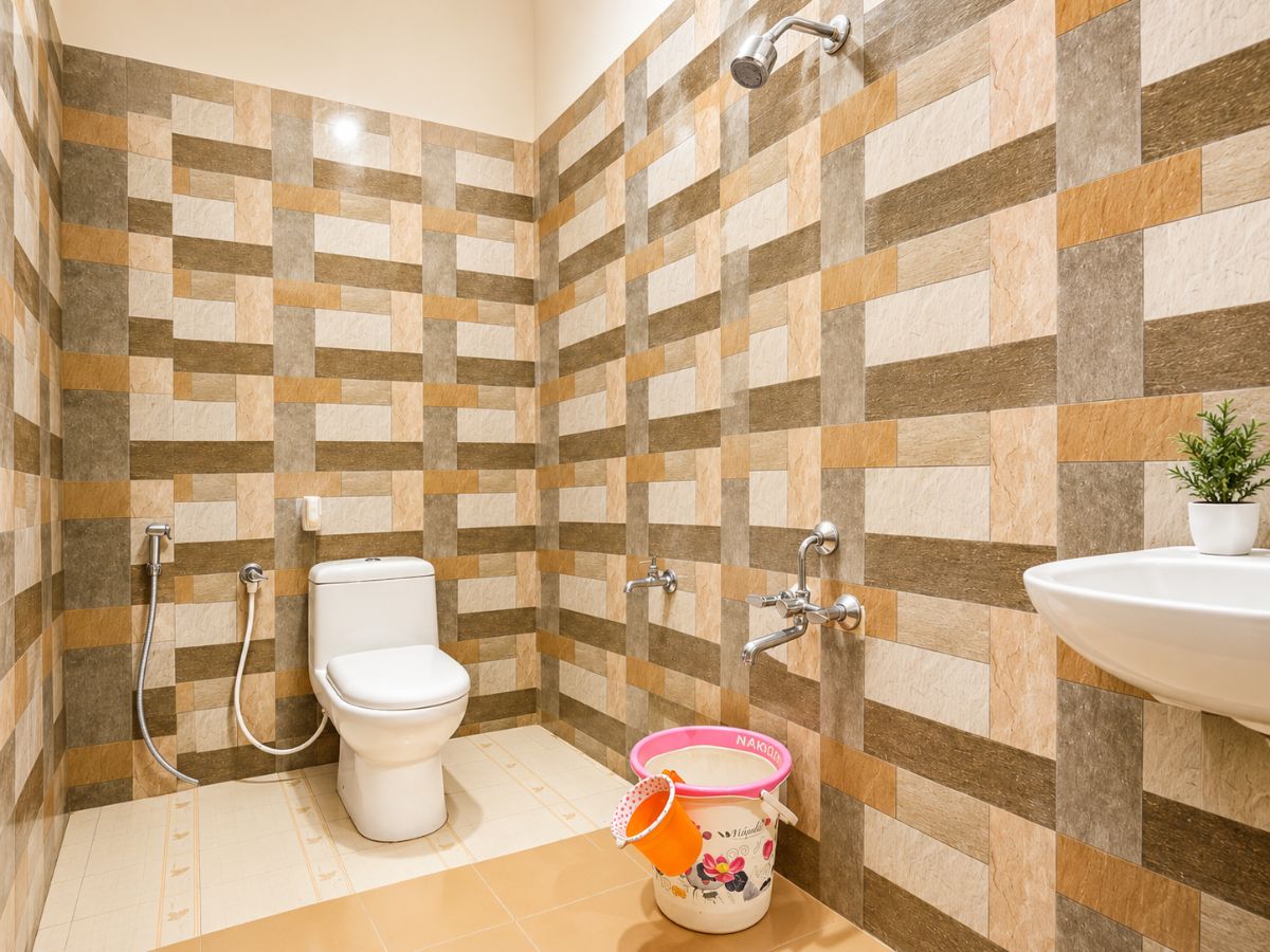 Couple Room Bathroom at Kodai Blossom